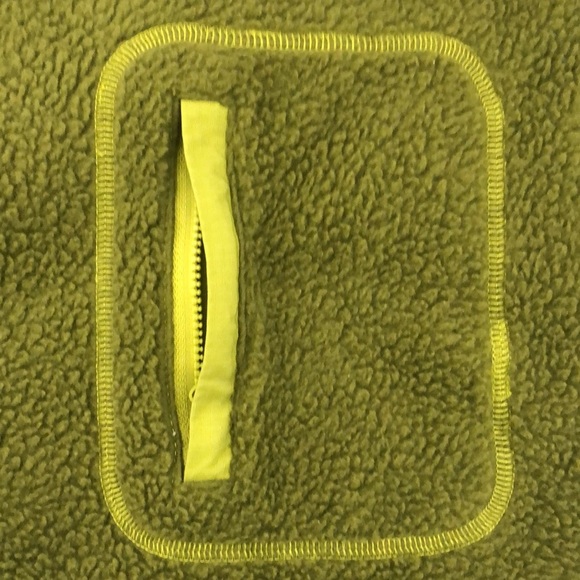 H&M green olive bear sweatshirt - Picture 3 of 10